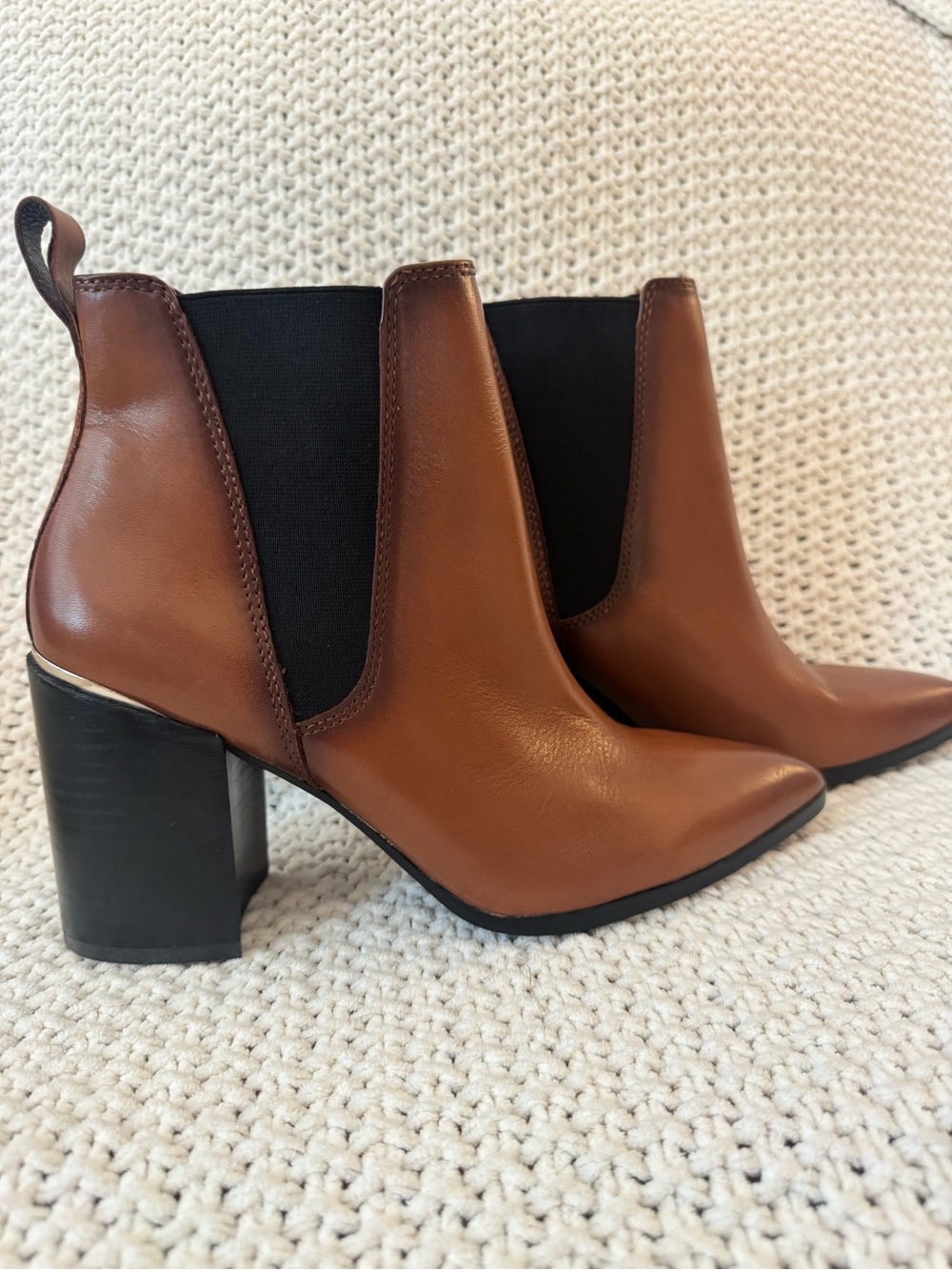 Steve Madden Knoxi Cognac Leather Chelsea Booties 8M